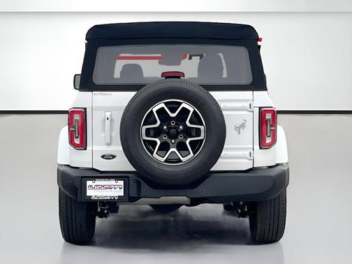 Oxford White 2022 Ford Bronco Outer Banks