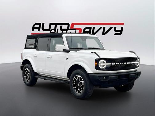 Oxford White 2022 Ford Bronco Outer Banks