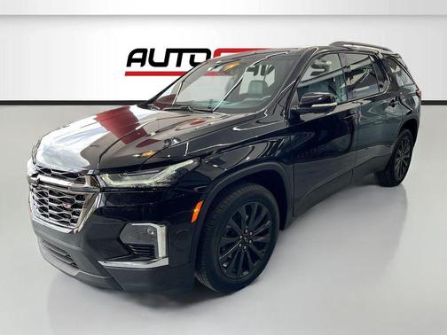 Mosaic Black Metallic 2023 Chevrolet Traverse RS