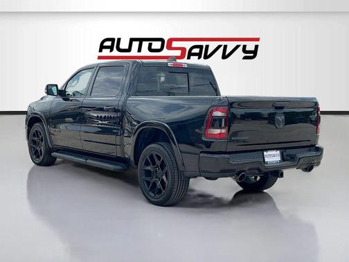 Diamond Black Crystal Pearlcoat 2022 RAM 1500 Laramie