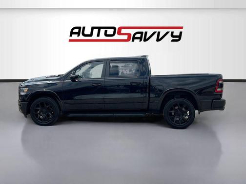 Diamond Black Crystal Pearlcoat 2022 RAM 1500 Laramie