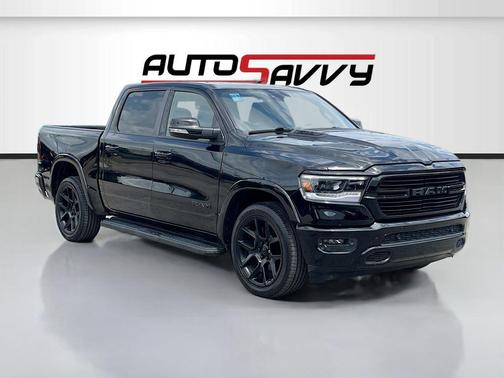Diamond Black Crystal Pearlcoat 2022 RAM 1500 Laramie