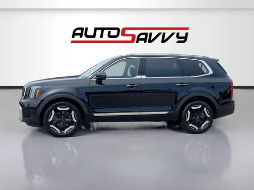 Ebony Black 2024 Kia Telluride S