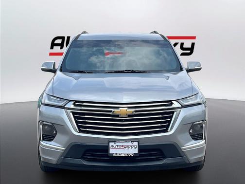 Sterling Gray Metallic 2023 Chevrolet Traverse Premier