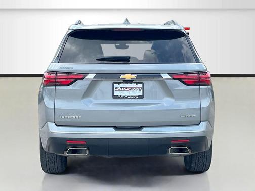 Sterling Gray Metallic 2023 Chevrolet Traverse Premier