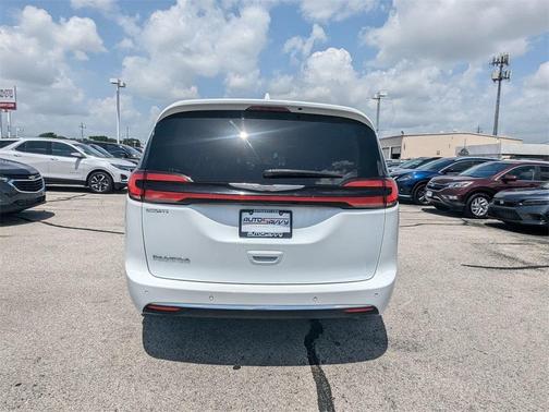 2021 Chrysler Pacifica Touring L