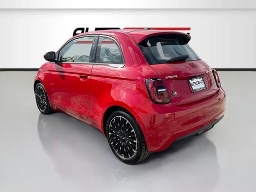 2024 FIAT 500e INSPI(RED) FWD