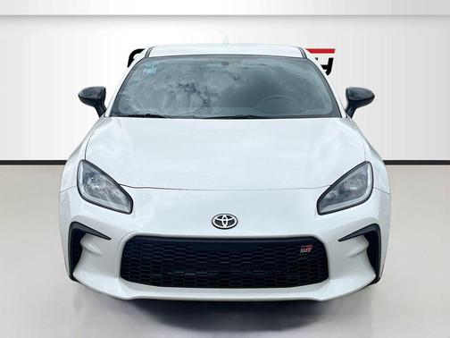 Halo 2024 Toyota GR86 Premium