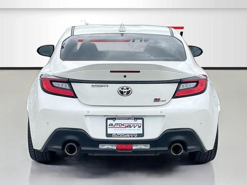 Halo 2024 Toyota GR86 Premium