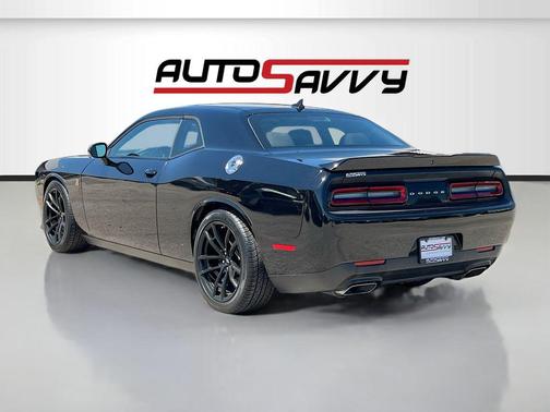 Pitch Black Clearcoat 2022 Dodge Challenger R/T Scat Pack