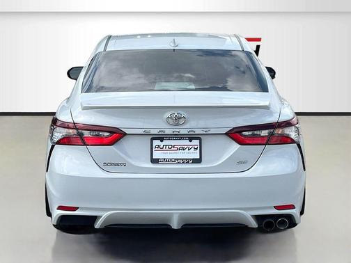 Ice Cap 2023 Toyota Camry SE