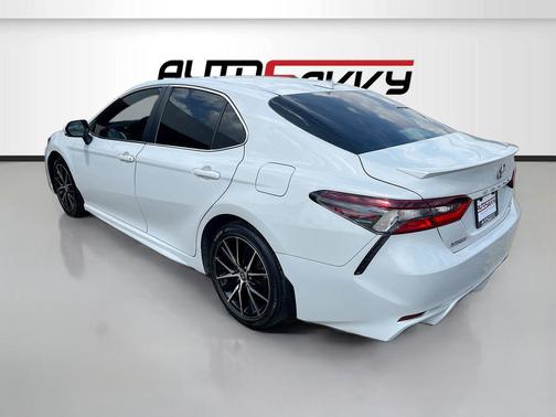 Ice Cap 2023 Toyota Camry SE