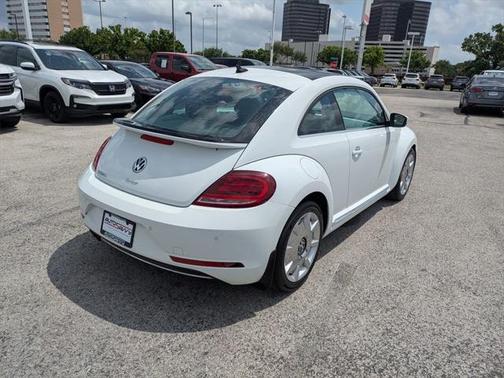 2019 Volkswagen Beetle 2.0T SE