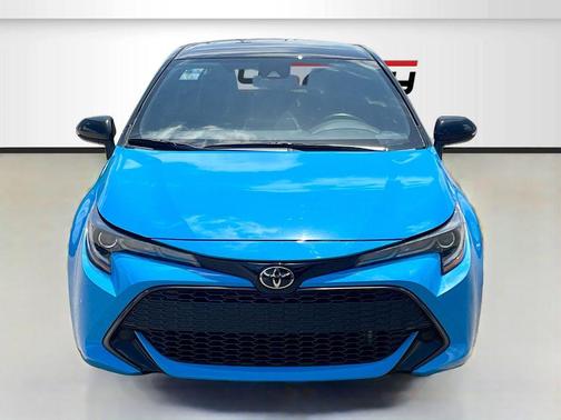 Blue Flame/Midnight Black Metallic 2022 Toyota Corolla SE