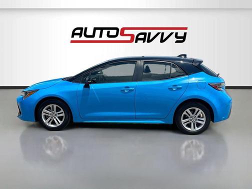 Blue Flame/Midnight Black Metallic 2022 Toyota Corolla SE