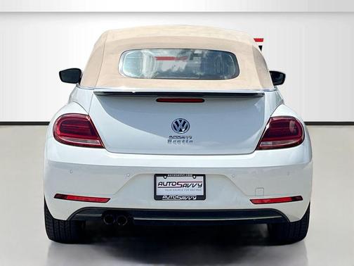 Pure White 2019 Volkswagen Beetle 2.0T SE