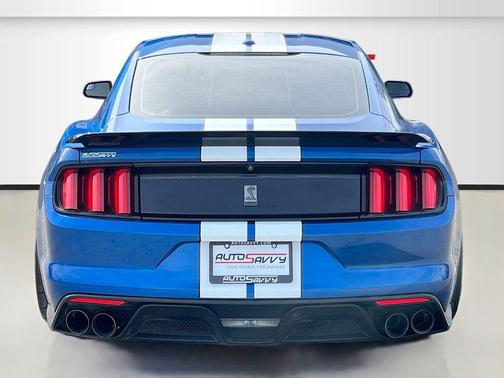 2017 Ford Shelby GT350 Base