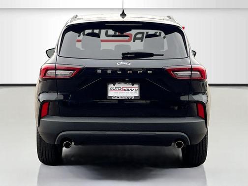 Agate Black Metallic 2025 Ford Escape ST-Line