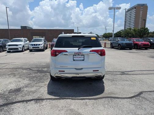 2018 GMC Acadia Denali