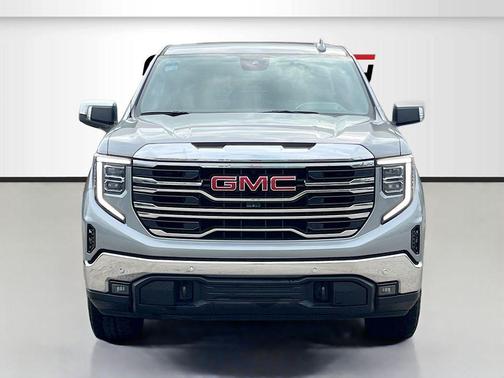 Sterling Metallic 2023 GMC Sierra 1500 SLT