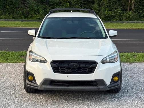 Crystal White Pearl 2019 Subaru Crosstrek 2.0i Premium