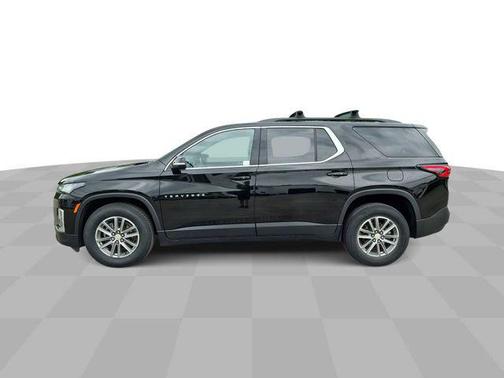 Mosaic Black Metallic 2023 Chevrolet Traverse LT Cloth