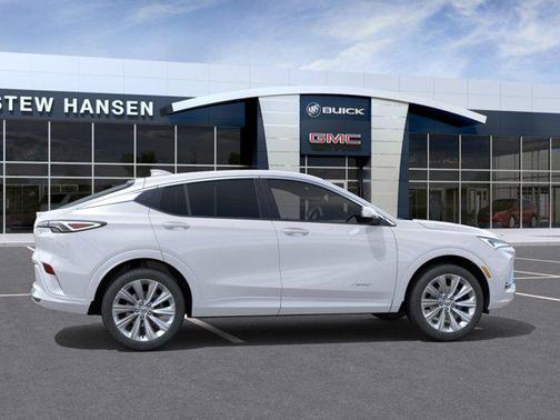 White Frost Tricoat 2026 Buick Envista Avenir FWD