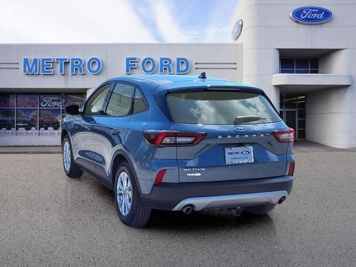 Vapor Blue Metallic 2025 Ford Escape Active