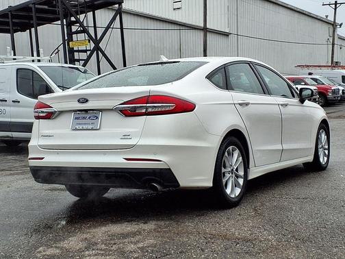 2020 Ford Fusion SE