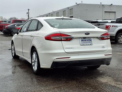 2020 Ford Fusion SE