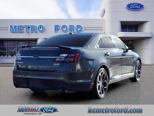 2016 Ford Taurus SHO