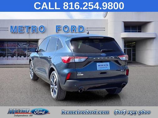 Blue Metallic 2022 Ford Escape SE