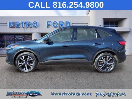 Blue Metallic 2022 Ford Escape SE