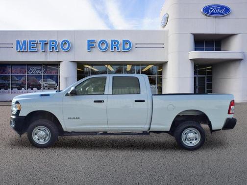 Bright White Clearcoat 2022 RAM 2500 Tradesman