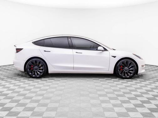 Pearl White Multi-Coat 2022 Tesla Model 3 Performance