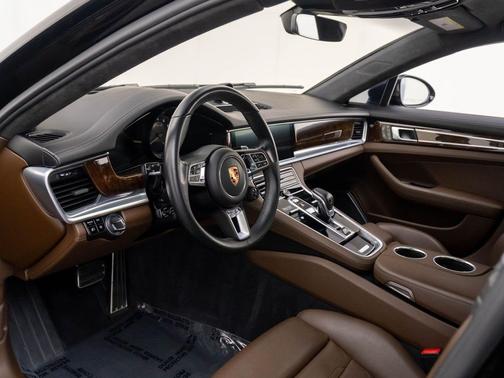 2019 Porsche Panamera Turbo S Executive