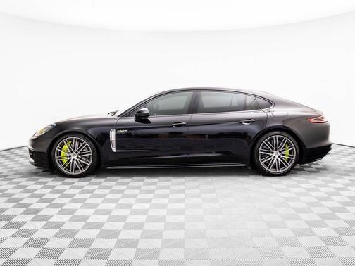 2019 Porsche Panamera Turbo S Executive