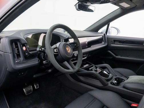 2026 Porsche Cayenne GTS