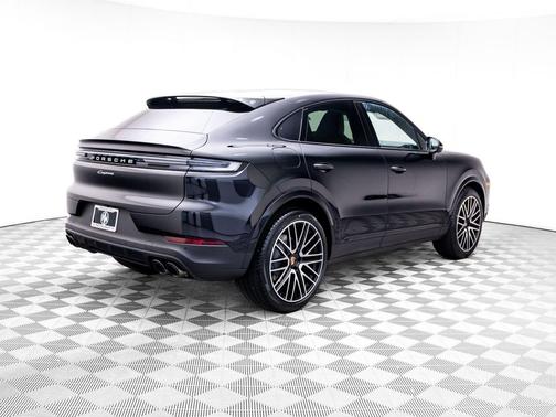 Chromite Black Metallic 2026 Porsche Cayenne Cayenne