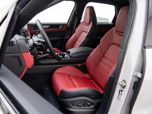 2026 Porsche Cayenne GTS