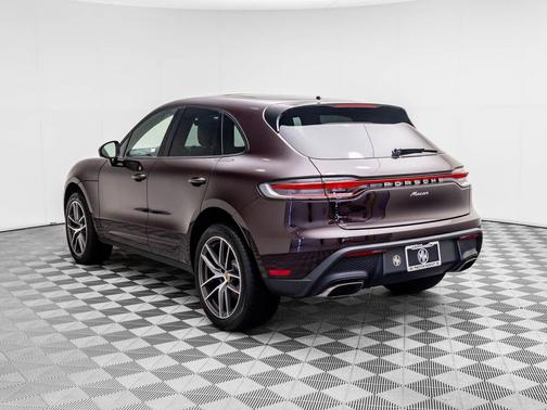 Copper Ruby Metallic 2026 Porsche Macan Macan