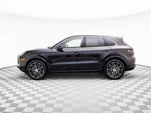 Chromite Black Metallic 2025 Porsche Cayenne Cayenne