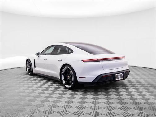 2022 Porsche Taycan