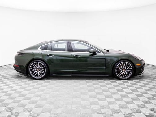 2026 Porsche Panamera 4