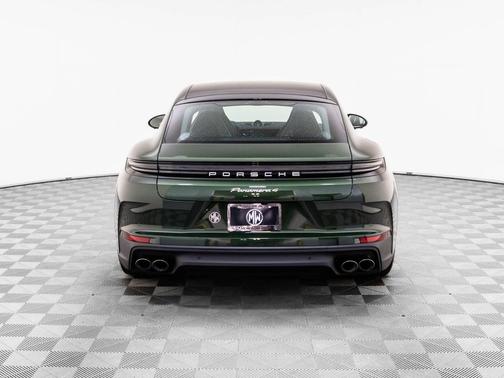 2026 Porsche Panamera 4