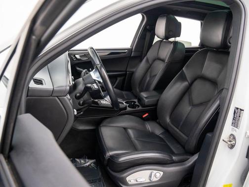 2021 Porsche Macan 