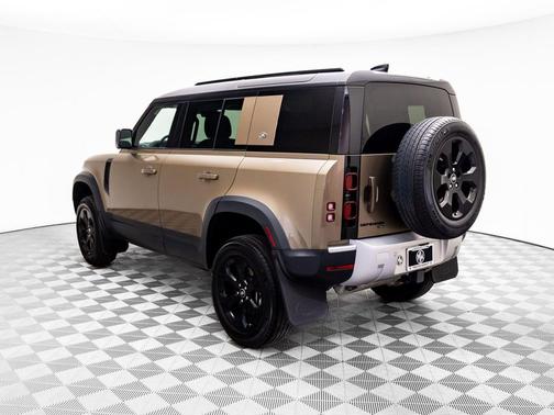 2021 Land Rover Defender 110 SE