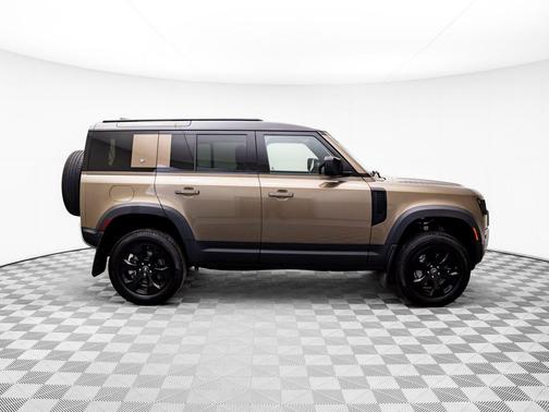 2021 Land Rover Defender 110 SE