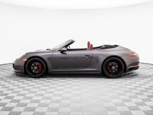 2018 Porsche 911 Carrera GTS