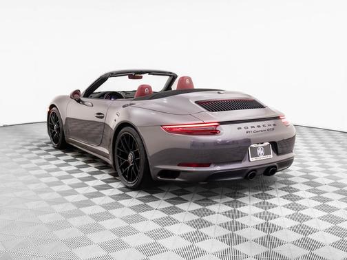 2018 Porsche 911 Carrera GTS